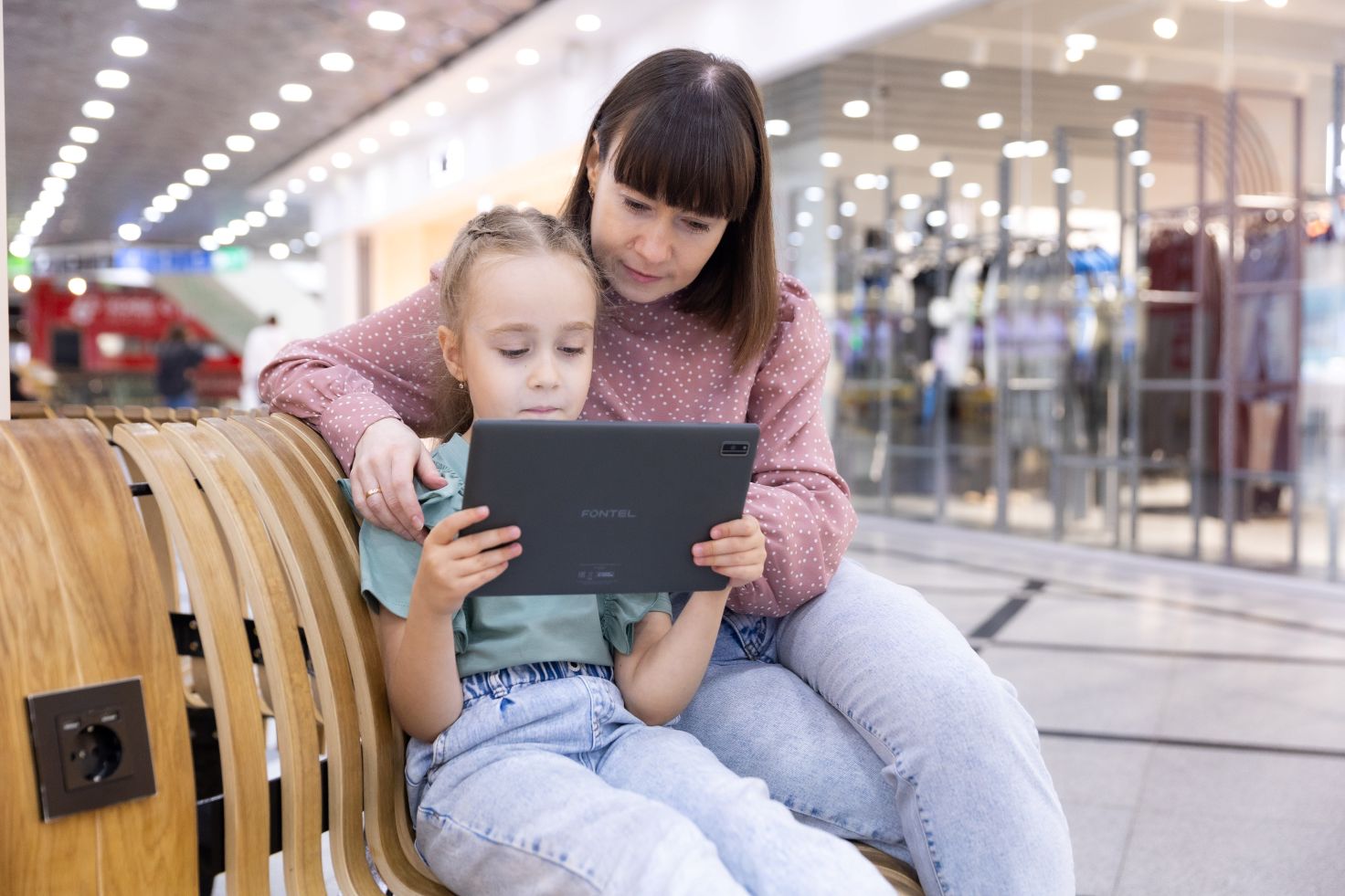 Голосу больше нельзя верить: эксперт о новых рисках для детей в сети