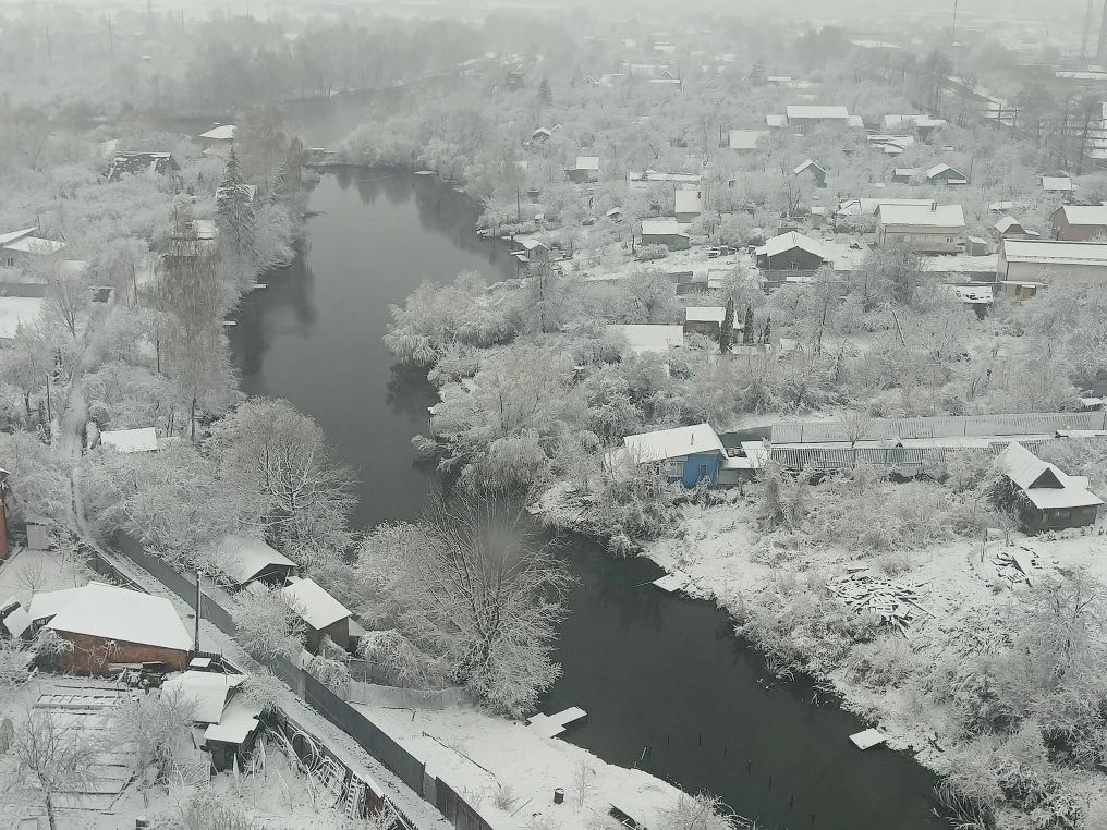 Последствия снегопада устраняют в Рязани